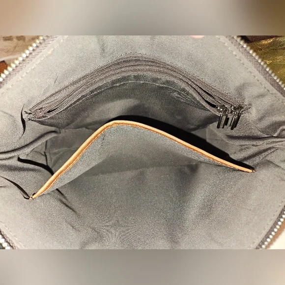 Cogna Leather Purse - Picture 11 of 16